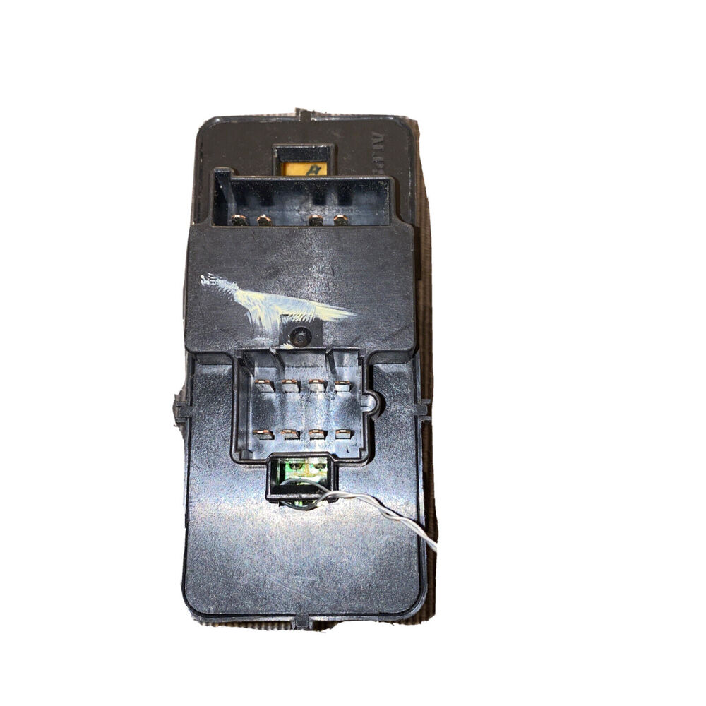 2003 Pontiac Aztek Left Driver's Side Master Window Switch / Lock - Picture 2 of 2